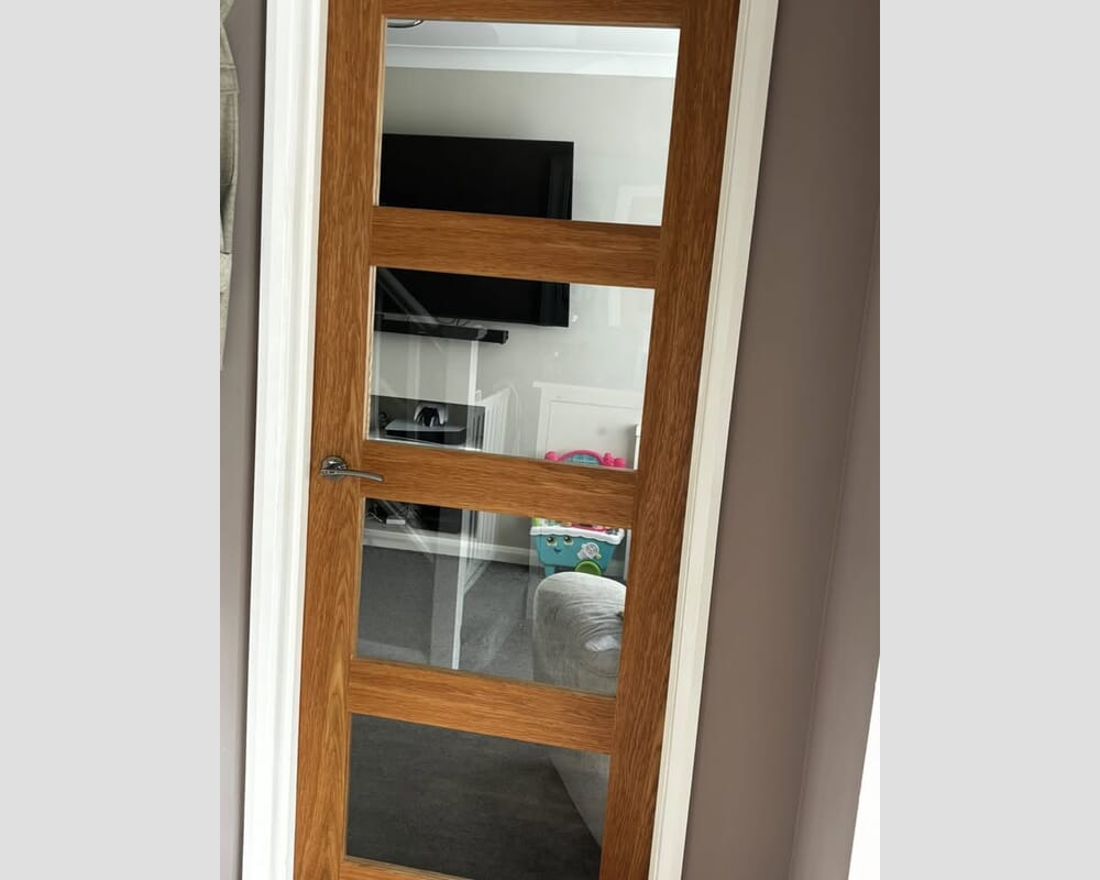 1981 x 533 x 35mm (21") Oak Shaker 4 light - Prefinished Clear Glass Internal Doors